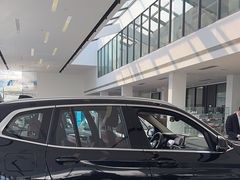 -上海宝信宝马4S店