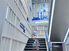 -SKECHERS 斯凯奇(上海国际时尚中心店)
