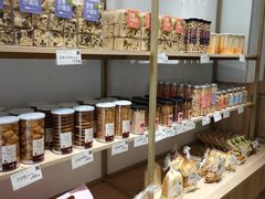 自助取餐区-顶东面包花园·生日蛋糕(世博店)