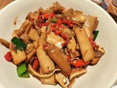-聚鑫朋酸菜肥肠(九龙仓店)