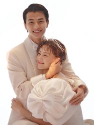 -至臻微拉婚纱摄影