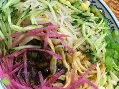 老北京炸酱面-门框胡同百年卤煮(新街口店)