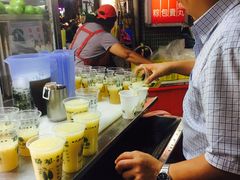 -六合夜市