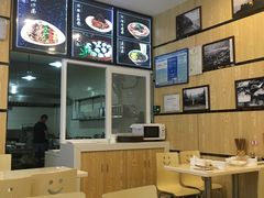 -邓老汉燃面村(水井街店)
