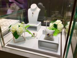 -潮宏基珠宝旗舰店(苏宁广场店)