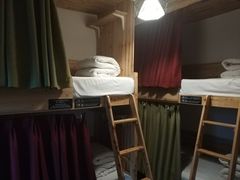 -拖板鞋咖啡旅行酒店(春熙路地铁站店)