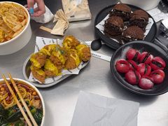 -W COLLECTIVE  DESSERT SHOP