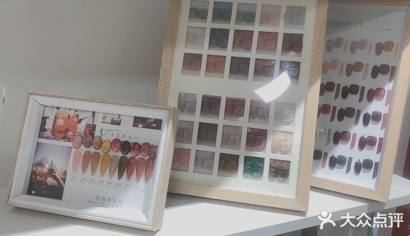 门口公交地铁很方便,店