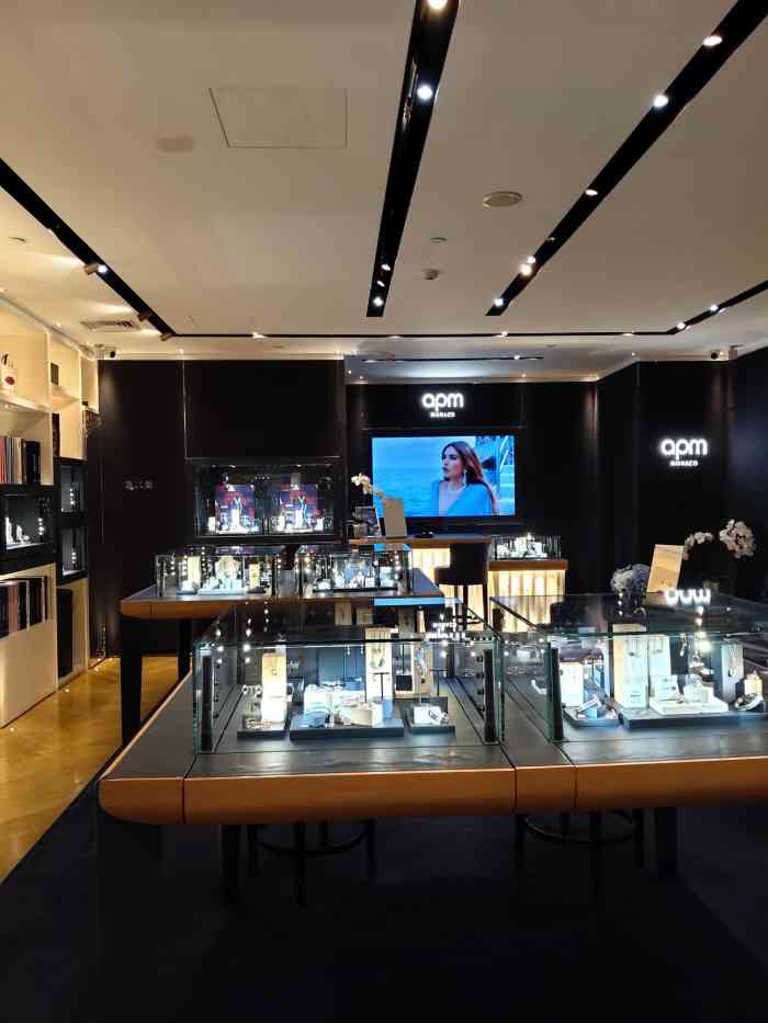 apm monaco(侨福芳草地购物中心店)-"在看了大众点评各家apm专柜的