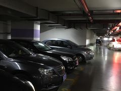 -百联又一城停车场