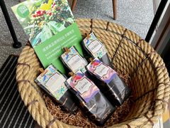 零售区-星巴克臻选(上海虹桥新天地三店)