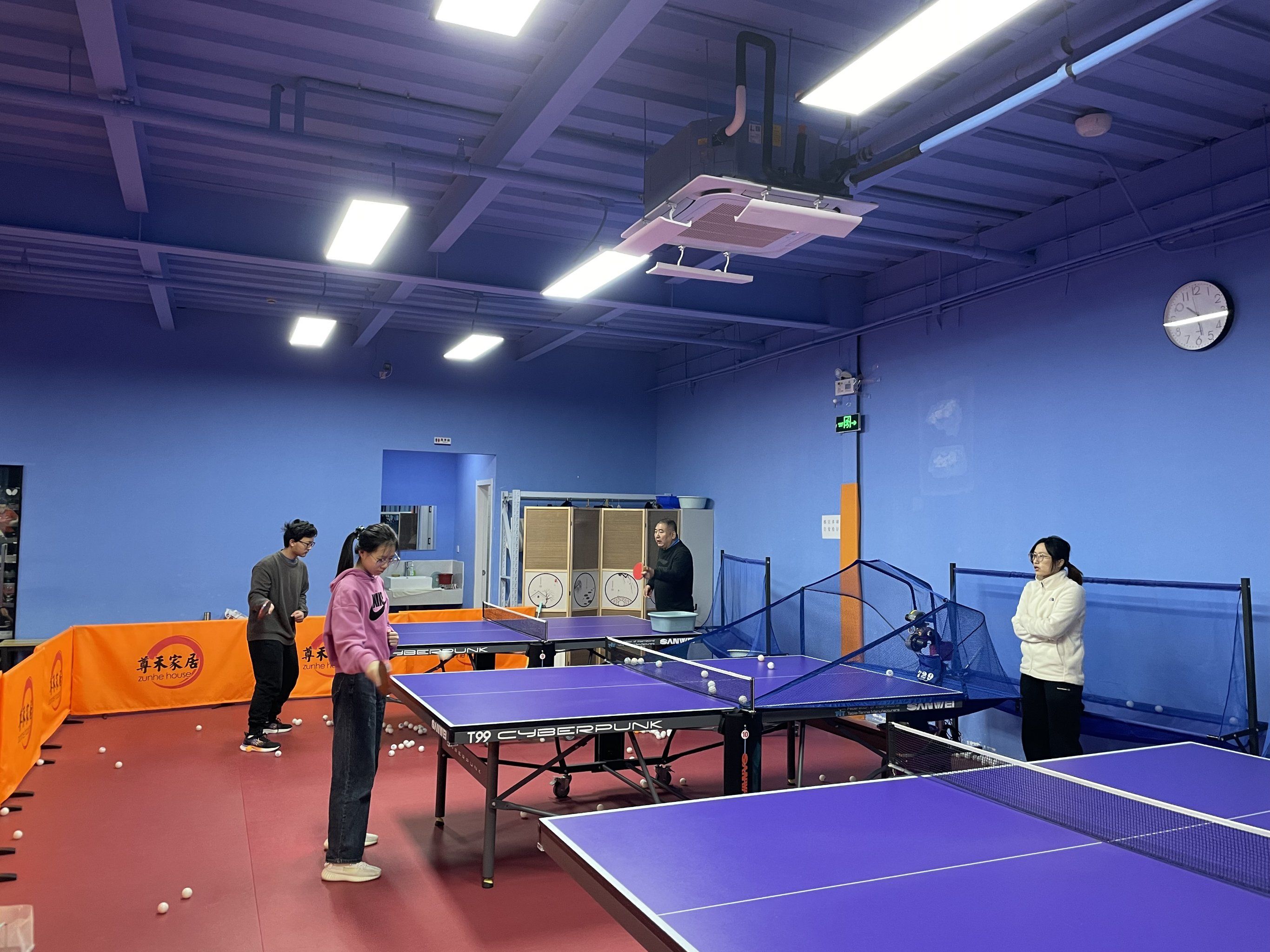 超强乒乓球馆少儿·成人乒兵球培训(共康店