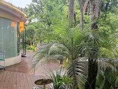 -茅草房·河畔园林火锅