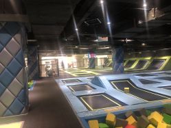 -反弹蹦床公园·亲子乐园·团建·派对(青岛融创茂店)