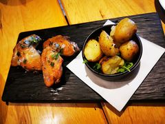 香烤鸡翅配烤薯仔-玛尚诺Pizza&Bar(长泰广场店)