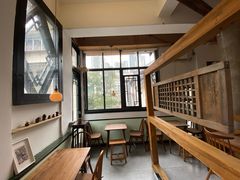 靠窗位-知亘茶食