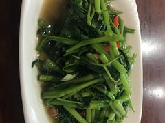 -Dang restaurant (patong phuket)