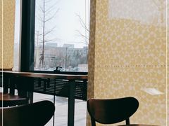 靠窗位-星巴克(济南美莲广场店)