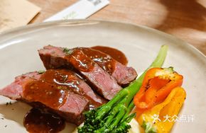 Charcoal-Grilled Low-Temperature Beef Brisket