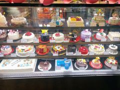 面包甜点陈列柜-米洛克欧洲蛋糕(西南路店)