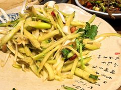 -万里闯关东铁锅炖菜馆(吉林大路店)