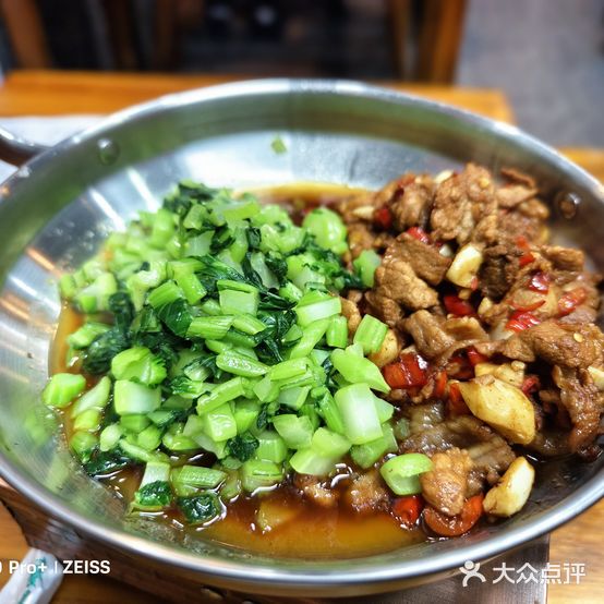 老六小炒肉(滨江银泰店)