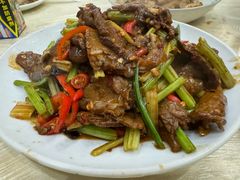 回锅牛肉-老丁鸭脚餐厅
