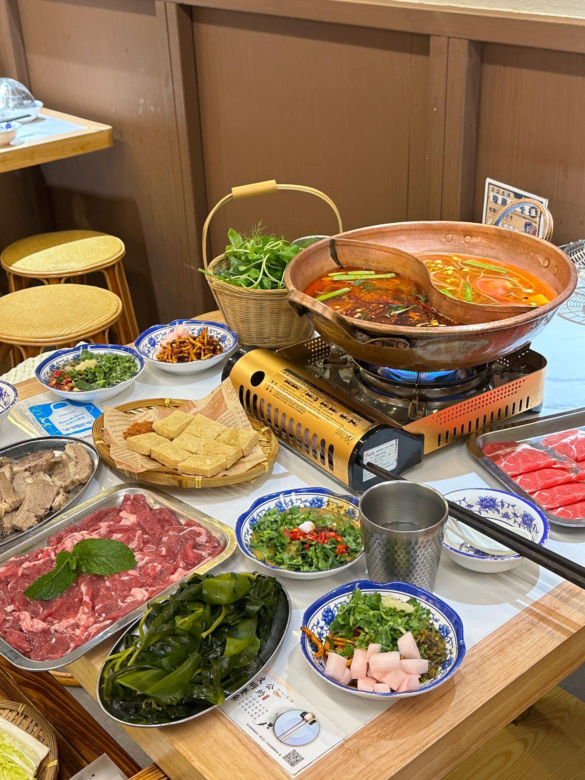 「王奋斗贵州酸汤牛肉火锅(环球港店)」