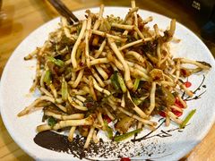 -小椒羊.羊肉粉 龙虾 羊肉串(新地旗舰店)