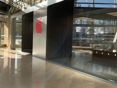 -Apple零售店(华贸购物中心店)