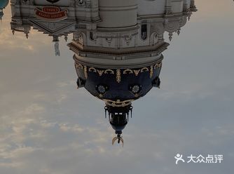 不少折扣店可以逛逛阿迪达斯五折淘了一件外套
