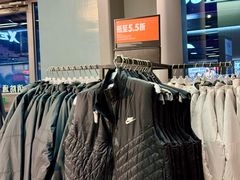 -百年港湾奥特莱斯(香炉礁店)