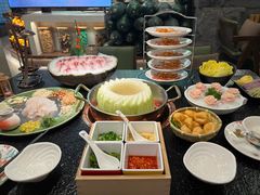 -得意咚瓜·顺德鱼生·冬瓜火锅(深圳首店)