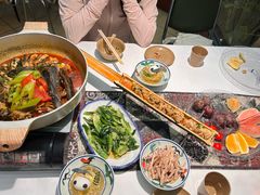 -刘姐啤酒鱼民族演艺餐厅(西街总店)