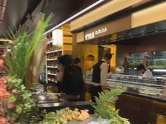 -钱小奴海鲜自助黑金店(杭州滨江龙湖店)