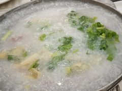 窝蛋牛肉粥-新君悦国际酒店