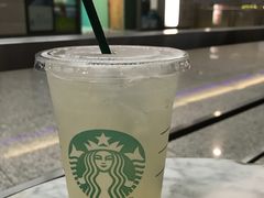-星巴克(上海虹桥站2A检票口)