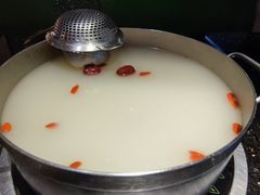 -马家斑.鲜鱼火锅(松湖万科店)