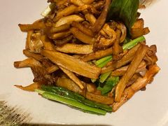 盐焗菌菇-丝路金桃·新疆菜(徐汇店)