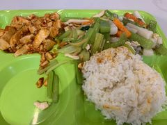 -同济大学本部学苑饮食广场