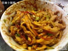 拌好的炸酱面-老浒记烤鸭-北京菜(琉璃厂店)