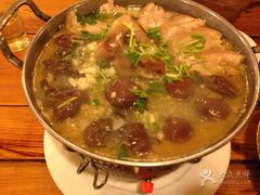 -闯关东东北农家菜(崂山石老人店)