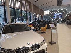 -上海宝信宝马4S店