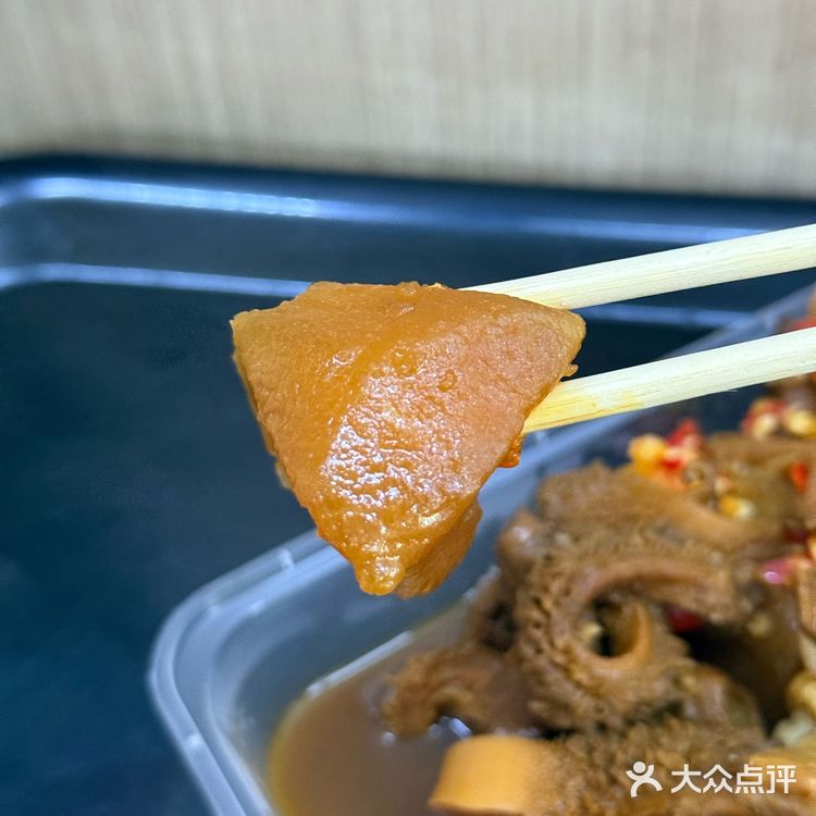 牛杂必吃榜：阿姨牛杂和顺盈小食横评