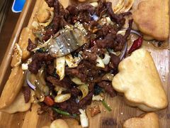 东镇烤三味-老东镇啤酒屋海鲜加工·蒸汽海鲜·海鲜烧烤(台东店)