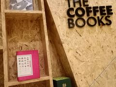 -新华里咖啡书吧(新华书店小寨店)