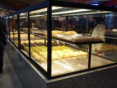 面包甜点陈列柜-LELECHA乐乐茶(上海五角场万达广场店)