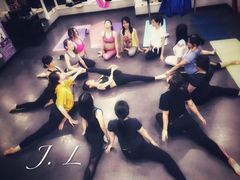 -舞佳舞空中瑜伽馆