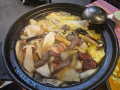 -香巴拉云南餐厅(华莱坞店)