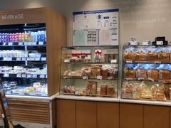 面包甜点陈列柜-巴黎贝甜(武夷花园店)